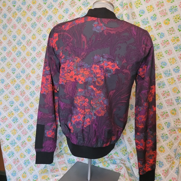 Fabletics purple floral printed bomber jacket - Picture 8 of 13